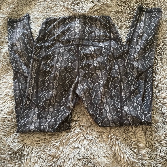 TYC active wear set - Picture 7 of 10